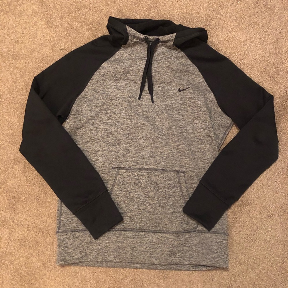 Nike Women’s Therma-Fit Fleece Hoodie